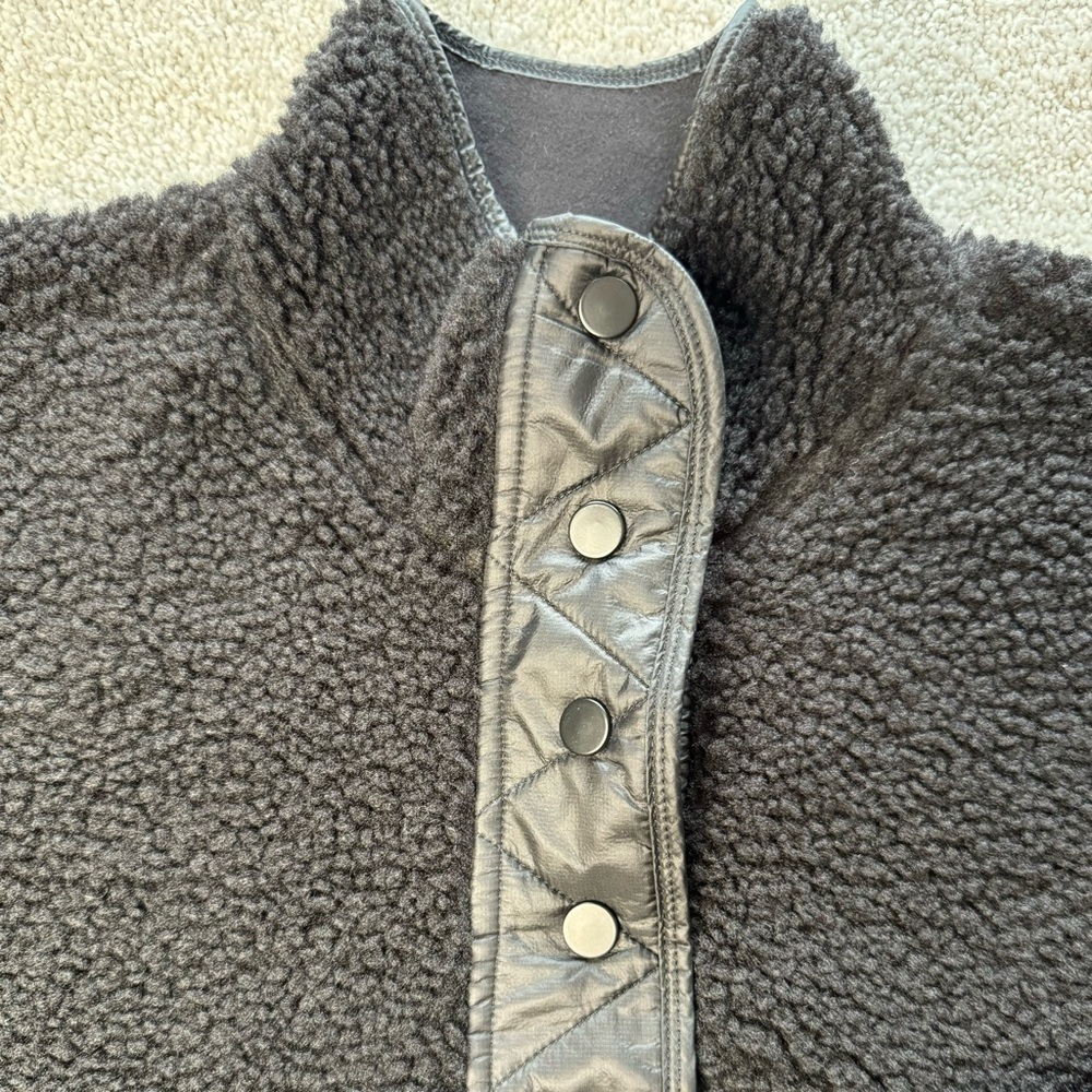 NWOT Athleta Warm Cozy Sherpa Quarter Snap Sweatshirt Pullover Black with Quilt - Picture 5 of 16